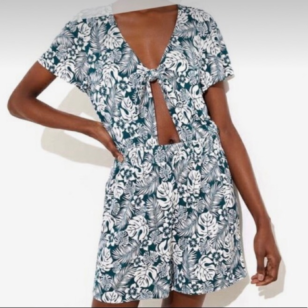 LOFT tropical print front tier romper sz xs BNWT